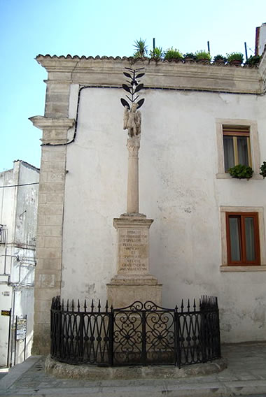 Columna del Arcángel Miguel