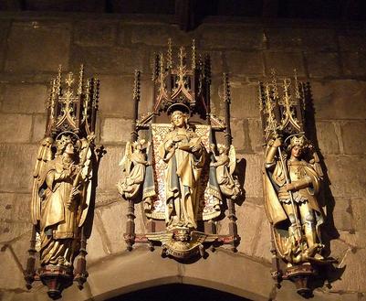 Arcángeles Miguel y Gabriel con la Virgen María