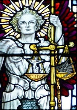 San Miguel Arcángel y su escala