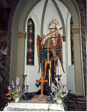 San Miguel Arcángel derrotando a la bestia