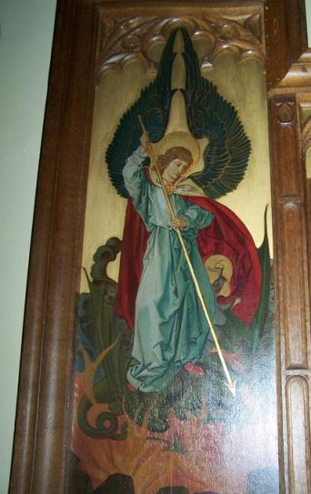 Arcángel Miguel sometiendo al dragón