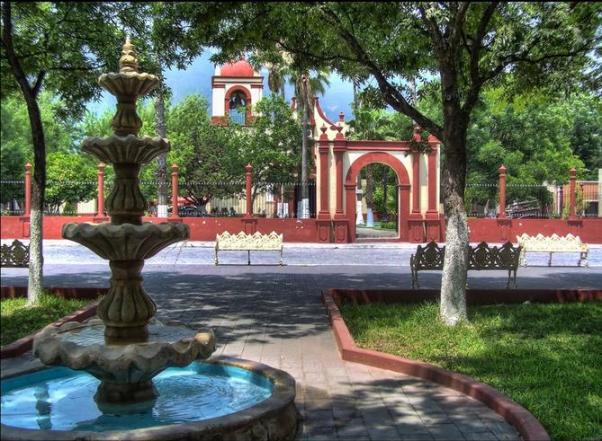 Parroquia de San Miguel Arcángel en Bustamante