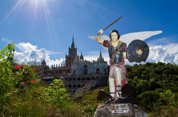 San Miguel Arcángel venciendo al demonio