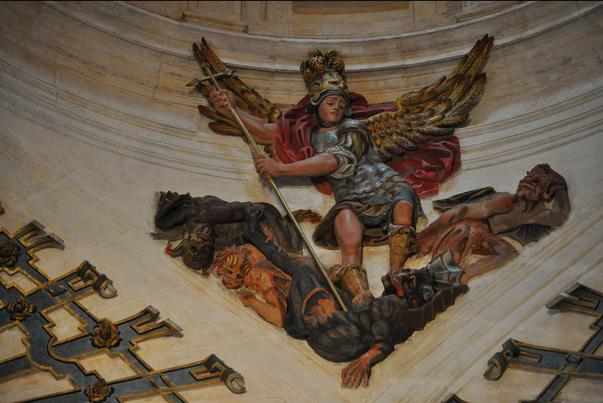San Miguel Arcángel venciendo a los caídos
