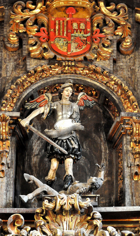 San Miguel Arcángel en lucha contra Lucifer