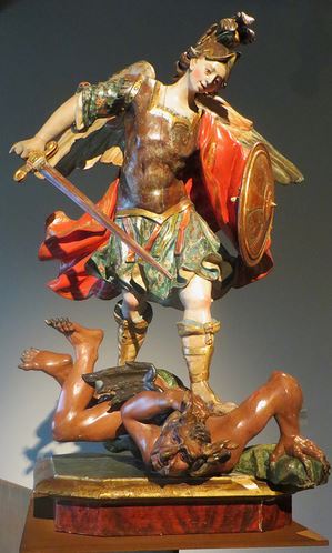 San Miguel Arcángel en batalla con el caído