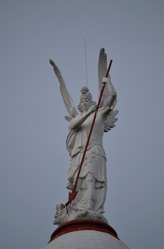 San Miguel Arcángel derrotando a la bestia