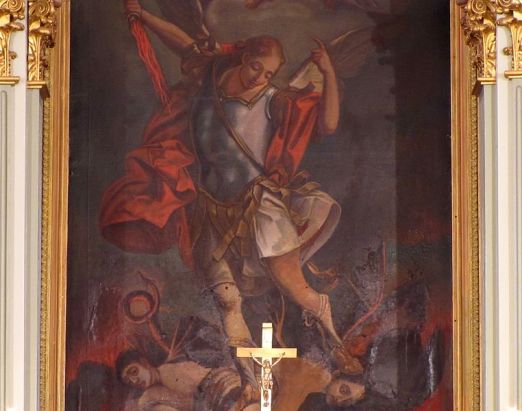 San Miguel Arcángel imponiéndose a los caídos