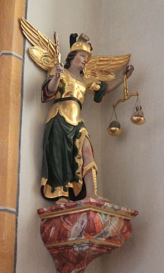 San Miguel Arcángel pesando almas