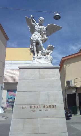 San Miguel Arcángel derrotando a Lucifer