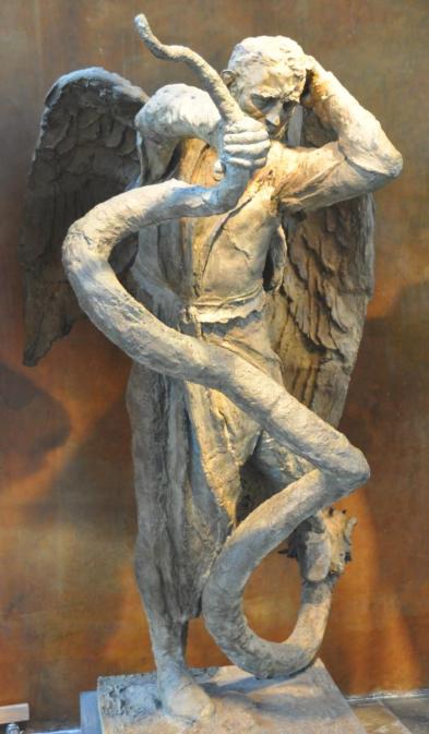 San Miguel Arcángel luchando contra la serpiente