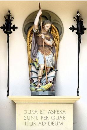 San Miguel Arcángel venciendo a la bestia_2