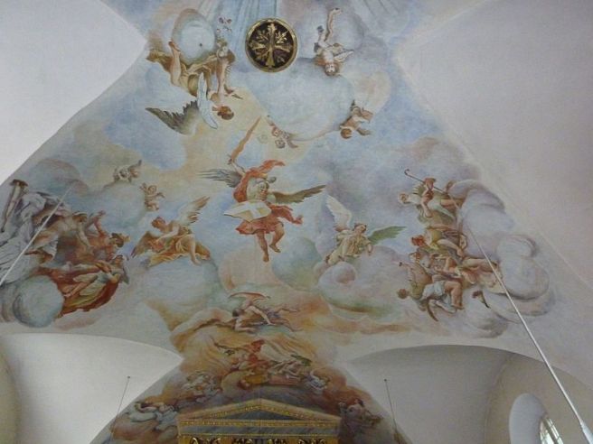 San Miguel Arcángel expulsando a los ángeles rebeldes