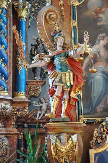 Arcángel Miguel como pesador de almas