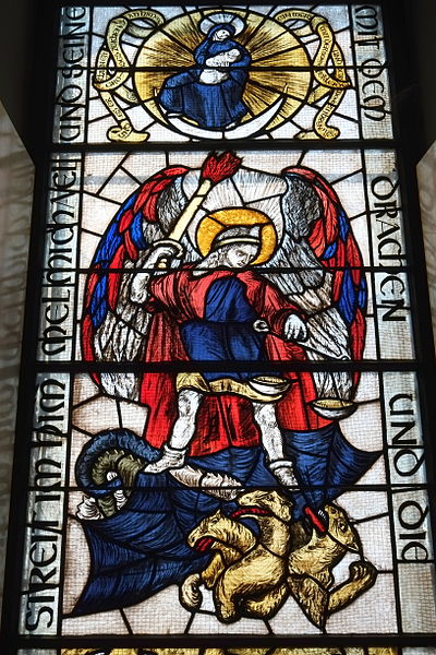 San Miguel Arcángel luchando contra el dragón