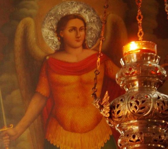 San Miguel Arcángel con su espada