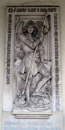 San Miguel Arcángel derrotando a la bestia