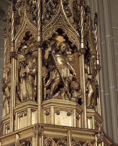 San Miguel Arcángel luchando contra el Dragón