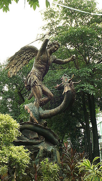 San Miguel luchando contra el dragón