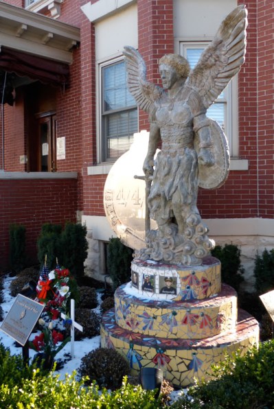 Escultura del Arcángel San Miguel