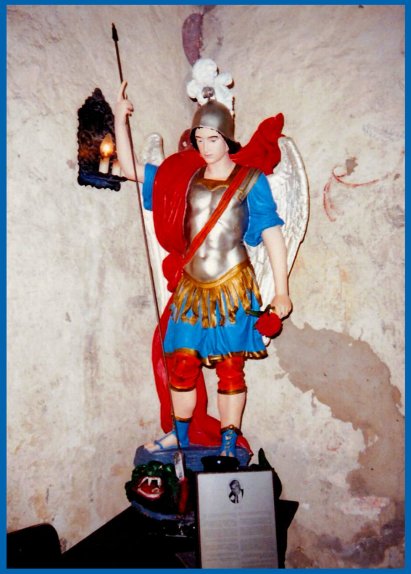 Estatua de San Miguel Arcángel