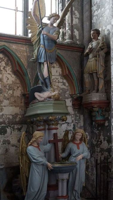 Estatua del arcángel San Miguel