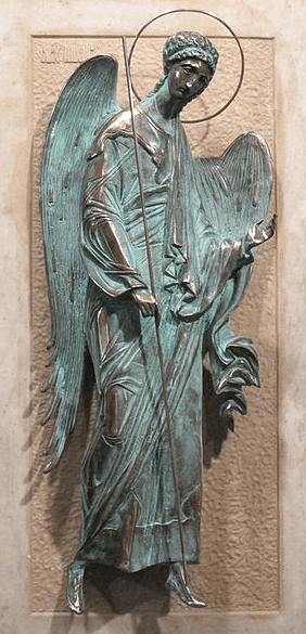 escultura-del-arcangel-miguel